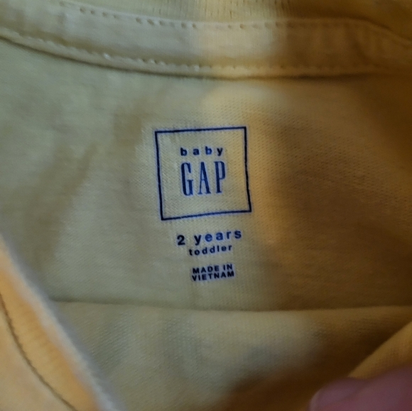 Boys 2t Truck Bundle - 2 Shirts, 1 Joggers - GAP, Carter's, Huntington Beach - Picture 5 of 7